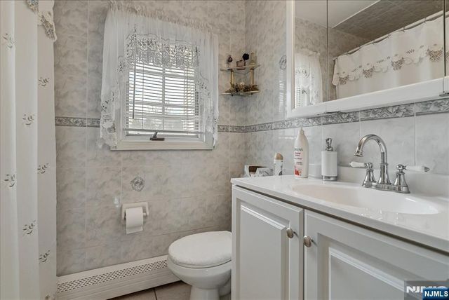 40 Catherine Court, Cedar Grove, NJ 07009