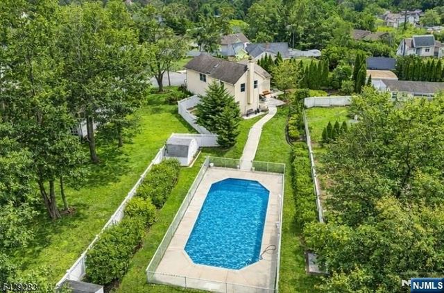 40 Catherine Court, Cedar Grove, NJ 07009