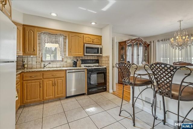 40 Catherine Court, Cedar Grove, NJ 07009