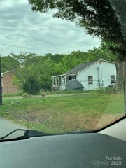 1024 catawba Street, Lincolnton, NC 28092