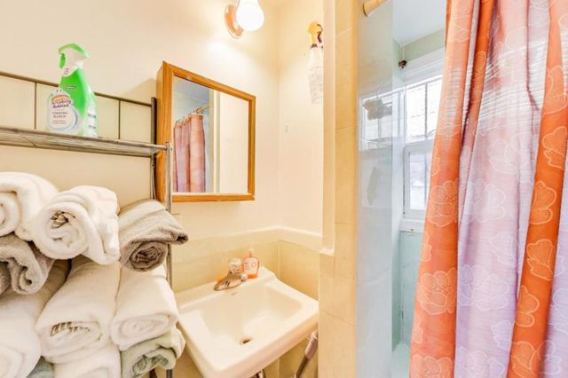 45924594 Mission Street, San Francisco, CA 94112