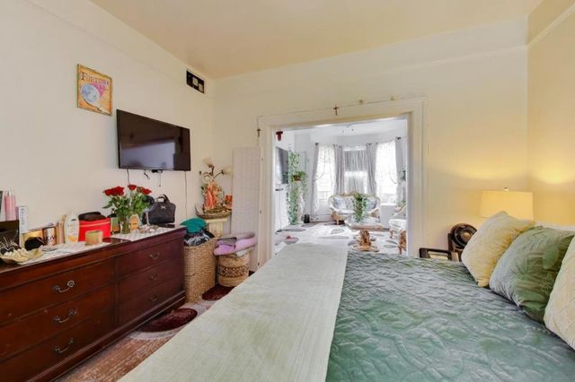 45924594 Mission Street, San Francisco, CA 94112