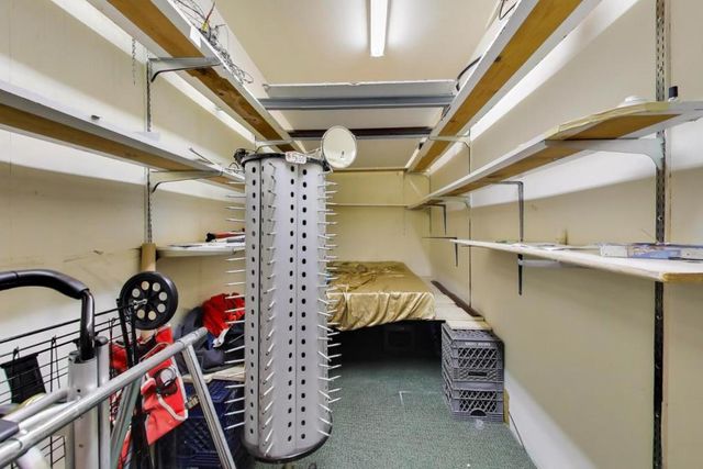 45924594 Mission Street, San Francisco, CA 94112