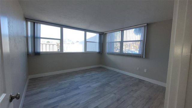 500 TREASURE ISLAND CAUSEWAY 106, Treasure Island, FL 33706