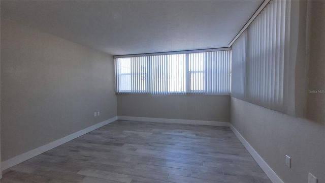 500 TREASURE ISLAND CAUSEWAY 106, Treasure Island, FL 33706