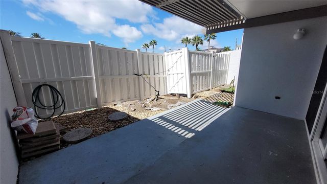 500 TREASURE ISLAND CAUSEWAY 106, Treasure Island, FL 33706