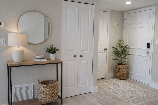 500 TREASURE ISLAND CAUSEWAY 106, Treasure Island, FL 33706