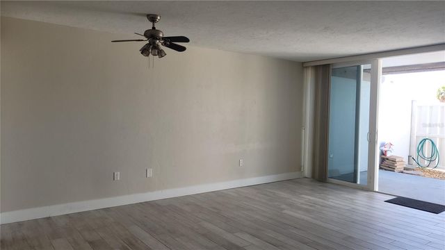 500 TREASURE ISLAND CAUSEWAY 106, Treasure Island, FL 33706