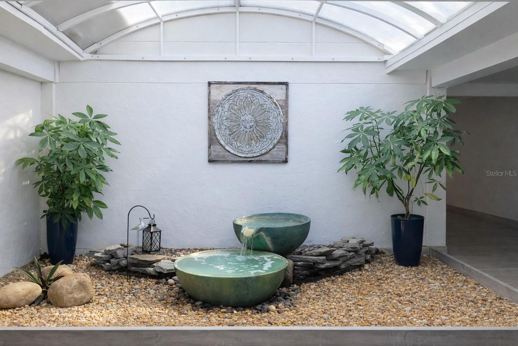 Image 34 of property listing at 500 TREASURE ISLAND CAUSEWAY 106, Treasure Island, FL 33706