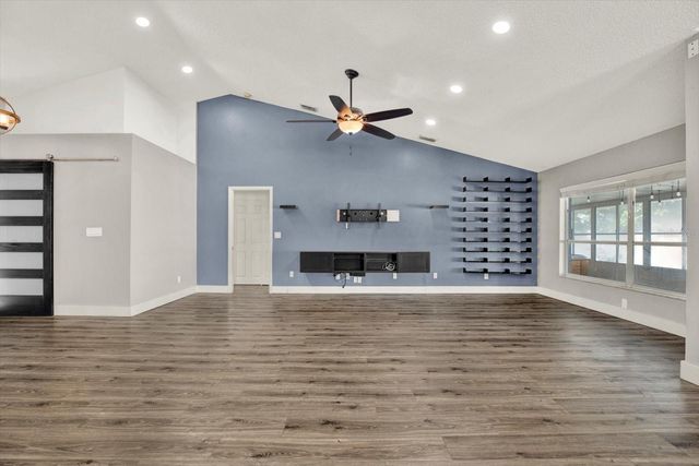 1427 BAY VIEW STREET, Tarpon Springs, FL 34689