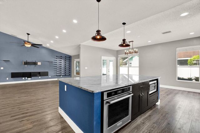 1427 BAY VIEW STREET, Tarpon Springs, FL 34689