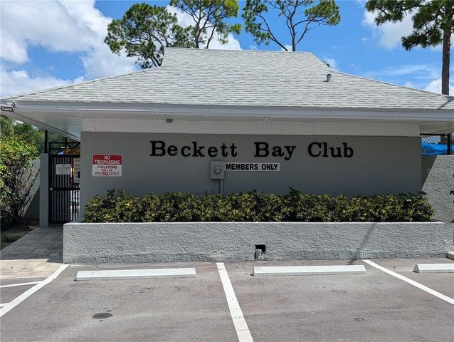 1427 BAY VIEW STREET, Tarpon Springs, FL 34689
