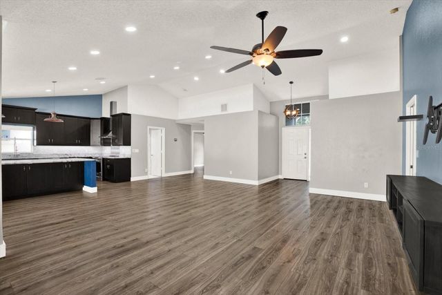 1427 BAY VIEW STREET, Tarpon Springs, FL 34689