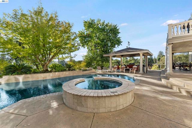 13 Kemp Court, Alamo, CA 94507