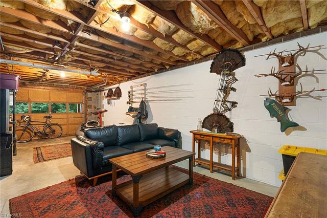 524 Rock Cliff Court, Winston-salem, NC 27104