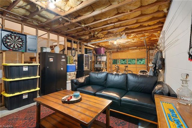 524 Rock Cliff Court, Winston-salem, NC 27104