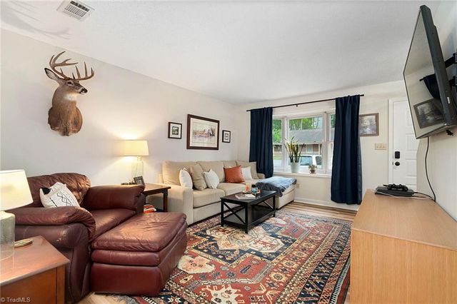 524 Rock Cliff Court, Winston-salem, NC 27104
