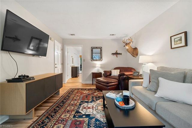 524 Rock Cliff Court, Winston-salem, NC 27104