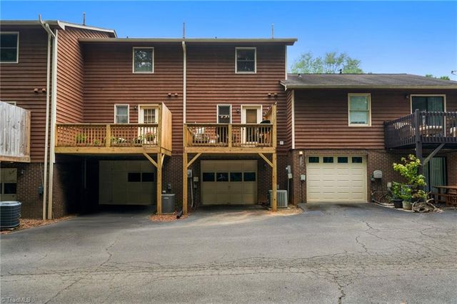 524 Rock Cliff Court, Winston-salem, NC 27104