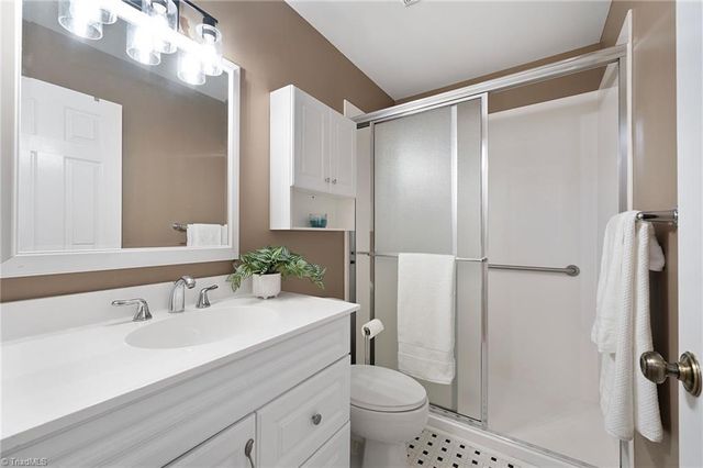 524 Rock Cliff Court, Winston-salem, NC 27104