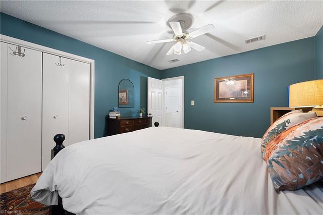 524 Rock Cliff Court, Winston-salem, NC 27104