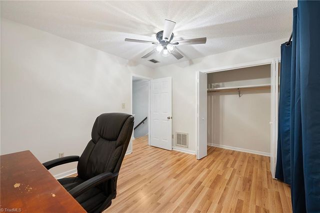 524 Rock Cliff Court, Winston-salem, NC 27104