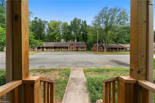 524 Rock Cliff Court, Winston-salem, NC 27104