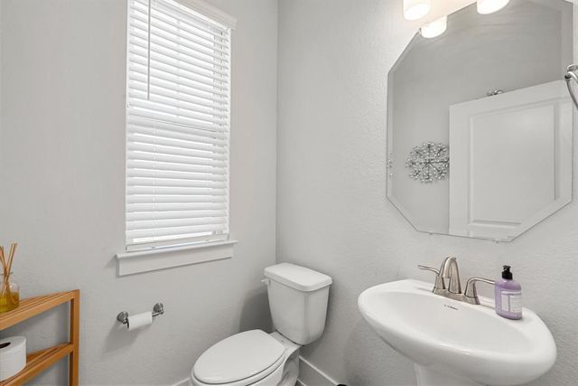 8602 McKamy DR, Austin, TX 78744