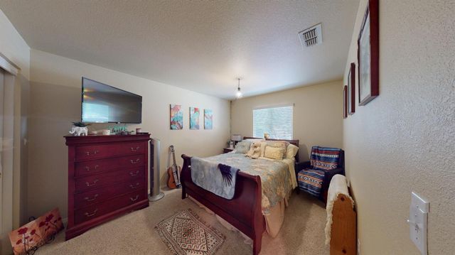 17 Walker Ranch Pkwy, Patterson, CA 95363