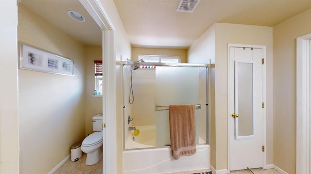 17 Walker Ranch Pkwy, Patterson, CA 95363