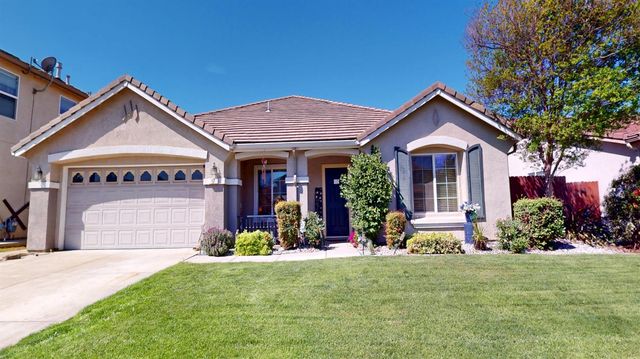 17 Walker Ranch Pkwy, Patterson, CA 95363