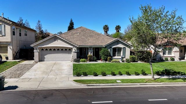 17 Walker Ranch Pkwy, Patterson, CA 95363