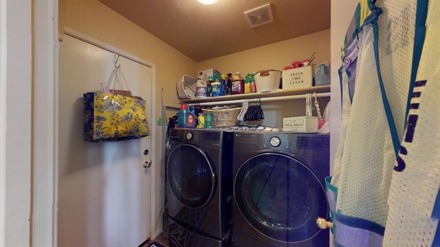 17 Walker Ranch Pkwy, Patterson, CA 95363