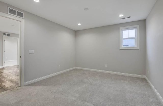 5073 Sandpebble Lane, Woodbury, MN 55129