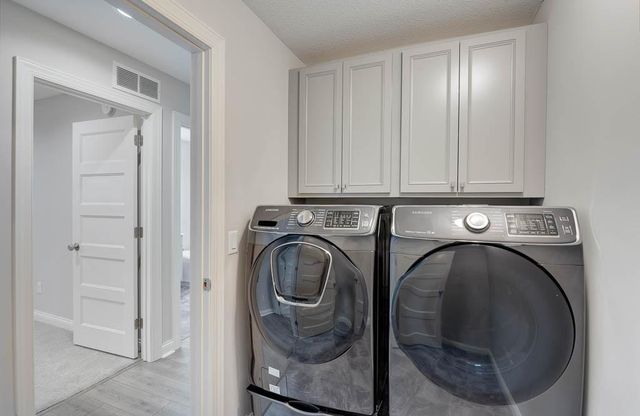 5073 Sandpebble Lane, Woodbury, MN 55129