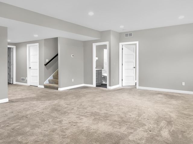 5073 Sandpebble Lane, Woodbury, MN 55129