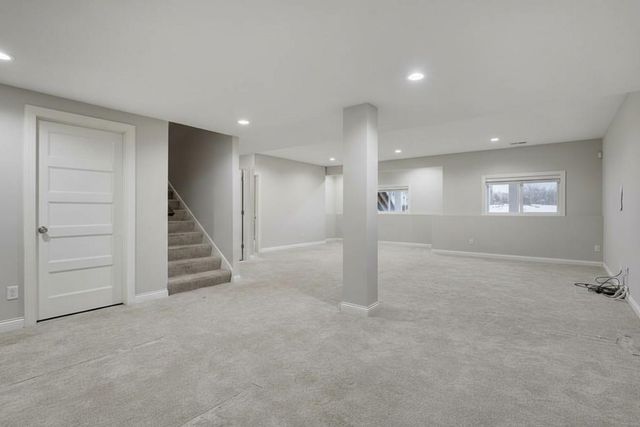 5073 Sandpebble Lane, Woodbury, MN 55129