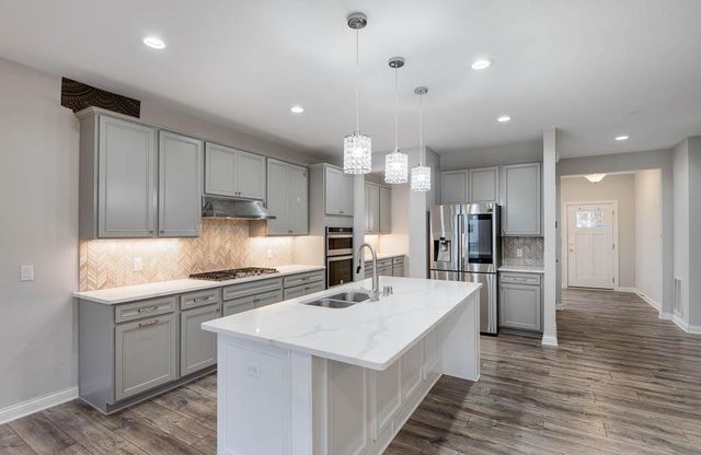 5073 Sandpebble Lane, Woodbury, MN 55129