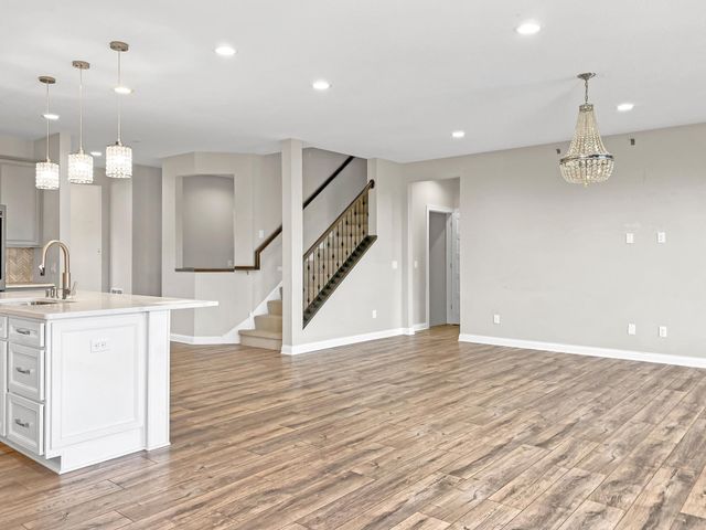 5073 Sandpebble Lane, Woodbury, MN 55129