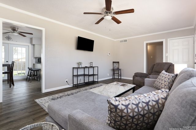 222 winn, Universal City, TX 78148