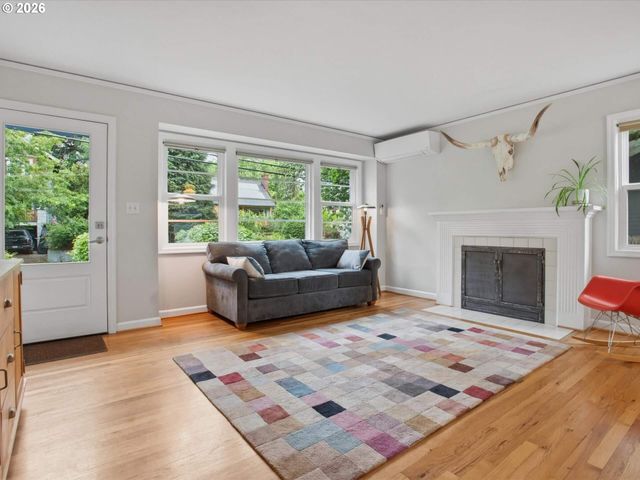 3424 Se TIBBETTS St, Portland, OR 97202