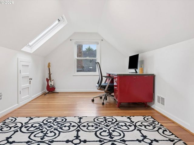 3424 Se TIBBETTS St, Portland, OR 97202
