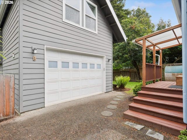 3424 Se TIBBETTS St, Portland, OR 97202