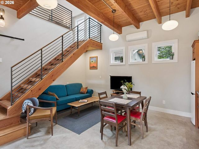 3424 Se TIBBETTS St, Portland, OR 97202