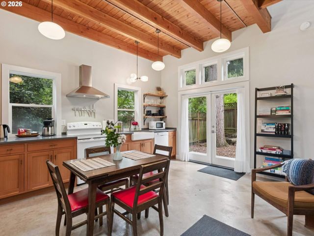 3424 Se TIBBETTS St, Portland, OR 97202