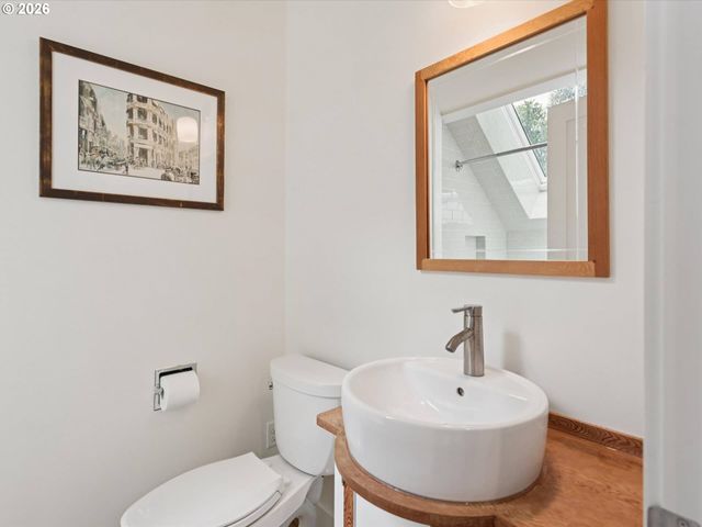 3424 Se TIBBETTS St, Portland, OR 97202
