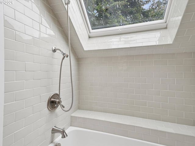 3424 Se TIBBETTS St, Portland, OR 97202