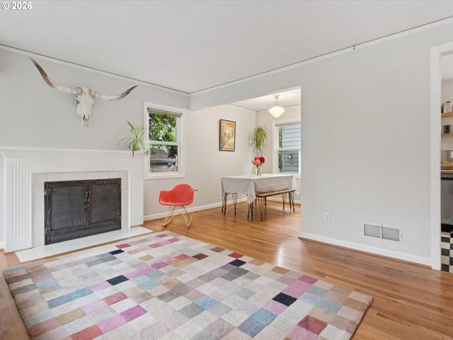 3424 Se TIBBETTS St, Portland, OR 97202
