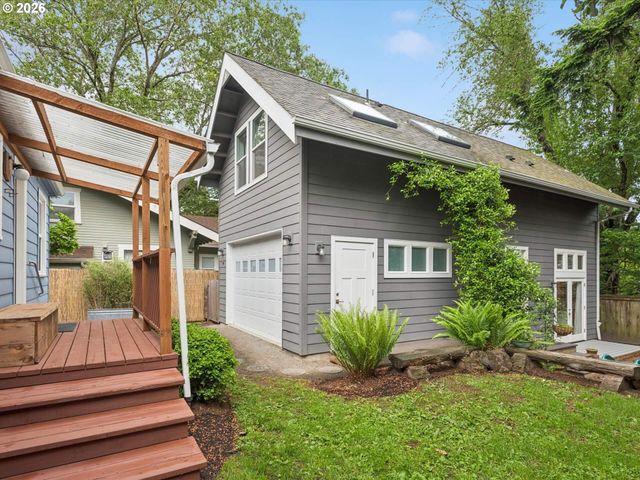 3424 Se TIBBETTS St, Portland, OR 97202