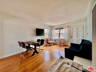 2333 S Garth Avenue 1/2, Los Angeles, CA 90034